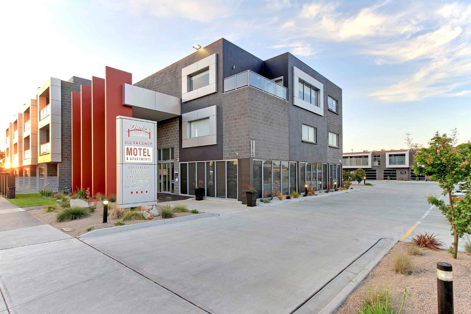 Bridges On Argyle Motel ทาแรลกอน ภายนอก รูปภาพ